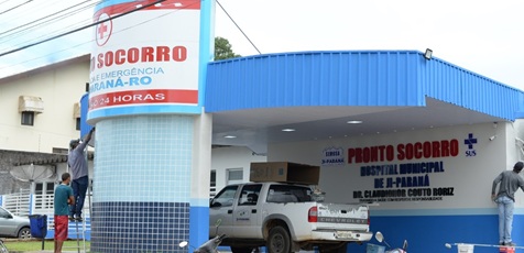 Mulher é presa após ameaçar médica, insultar servidores e desacatar policiais em hospital de Ji-Paraná
