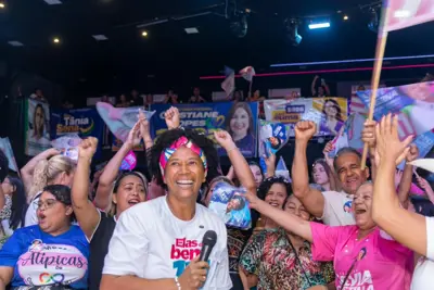 SILVIA CRISTINA - Rumo ao Senado: Sílvia Cristina reúne milhares de mulheres na capital